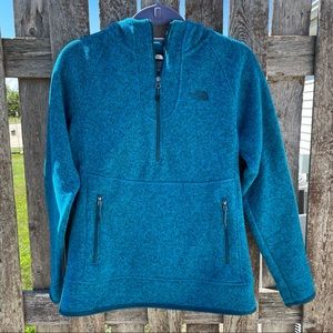Women’s North Face half zip hooded fleece